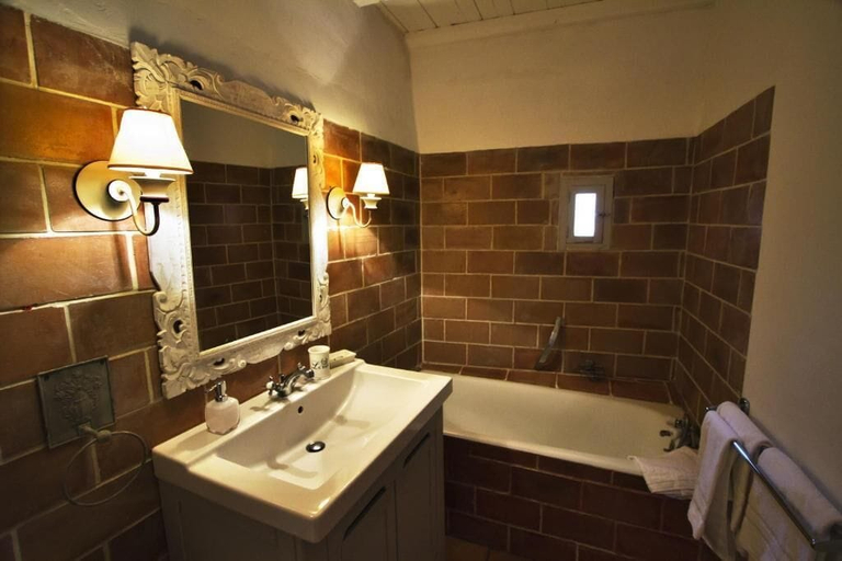 Bathroom 5, La Paillère, Gard