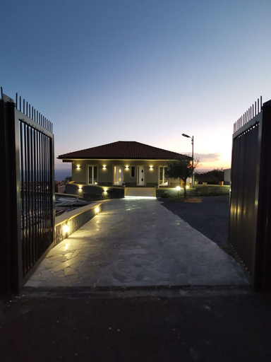 Front of property 3, Villa Antonio, Catania