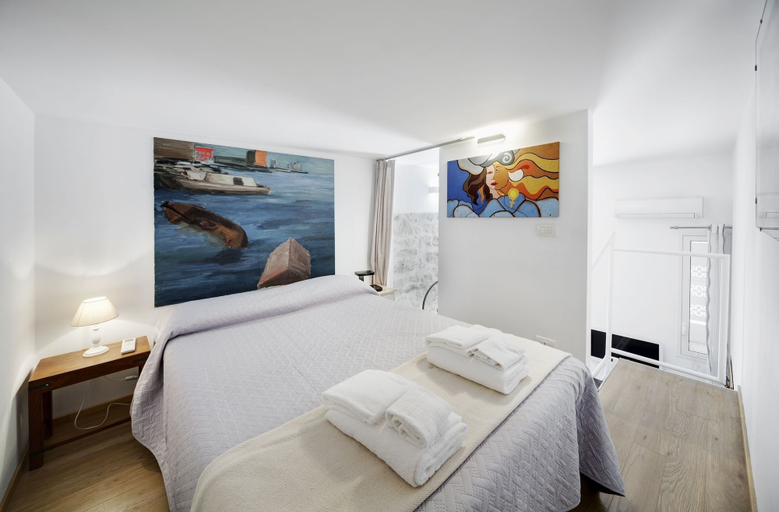 Others 2, Marina Domus, Ragusa