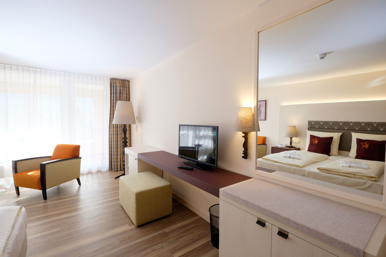 Bedroom 3, Hotel Bären Titisee, Breisgau-Hochschwarzwald