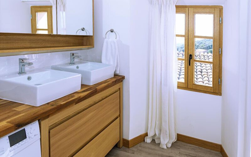 Bathroom 5, La Maison du Château, Pyrénées-Orientales