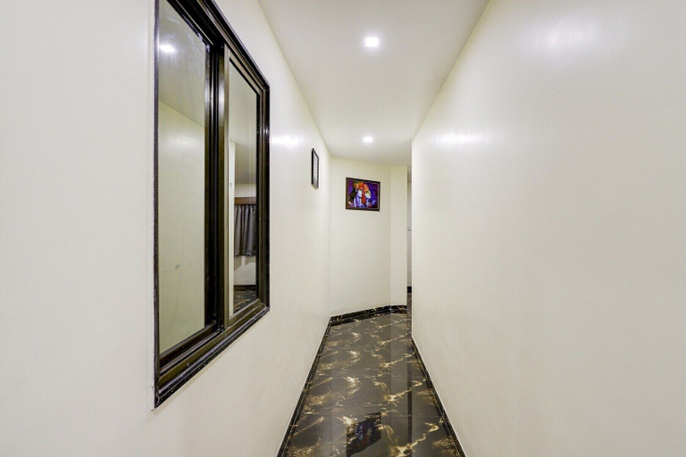 Others 5, Hotel Grand, Vadodara