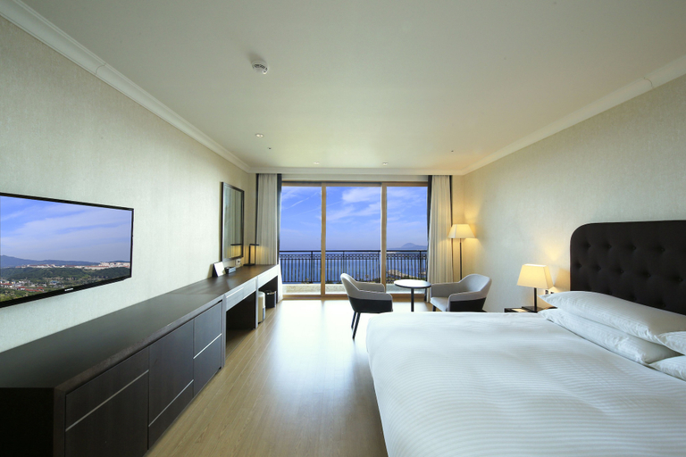 Bedroom 2, Booyoung Hotel & Resort, Seogwipo