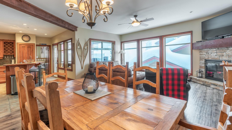 Food & Drinks, Mountain Time-spacious, Private Hot Tub,great View, Kootenay Boundary