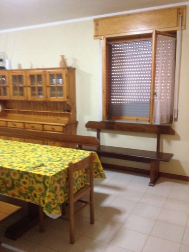 In-room dining, Bosamarina House, Oristano