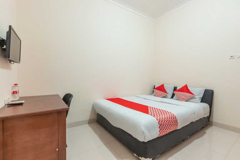 Bedroom 1, OYO 2364 Cempaka Harapan Indah, Bekasi