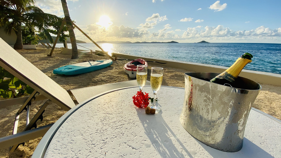 Food & Drinks, Mango Bay Resort