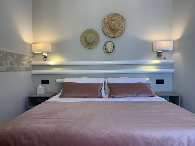 Bedroom 3, Sonio Beach Hotel, Crete