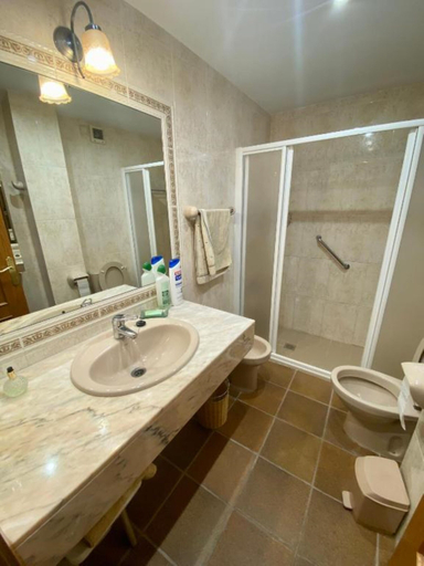 Bathroom 3, Cal Cuaresma, Lleida