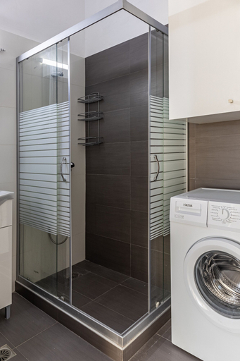 Bathroom 3, Comfy Central Square Gem with Terrace, Peloponnese
