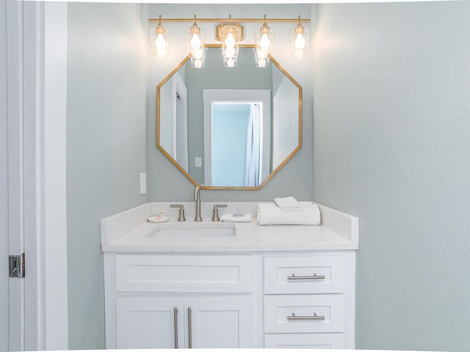 Bathroom 3, Amazing Grace East, Baldwin