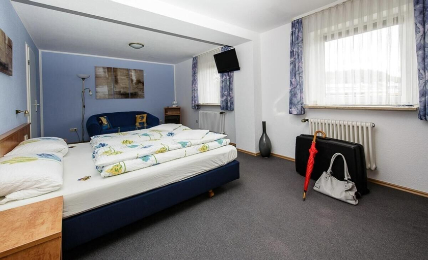 Bedroom 2, Villa Bruderfels, Südwestpfalz