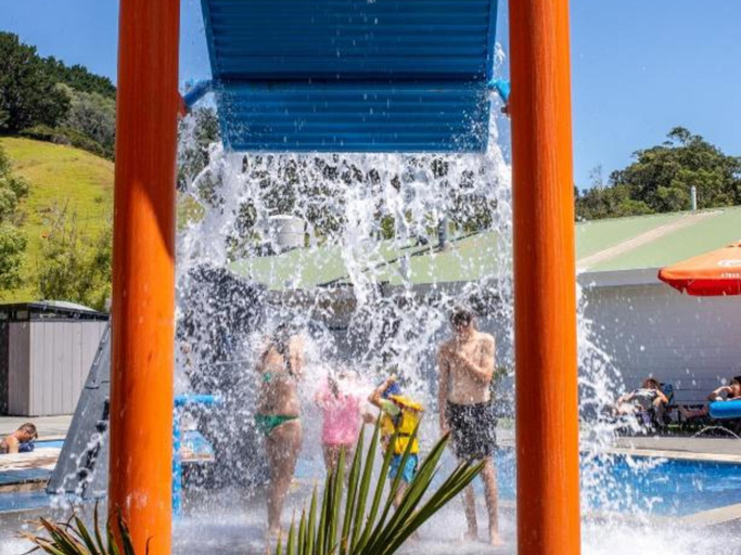 Sport & Beauty 3, Coromandel Shelly Beach TOP 10 Holiday Park, Thames-Coromandel