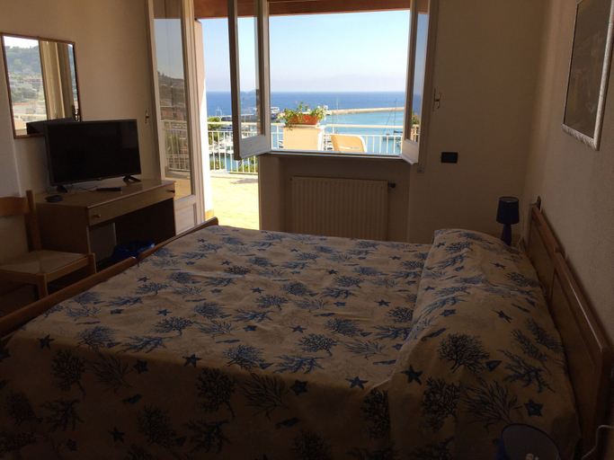 Bedroom 3, Pithaecusa, Napoli