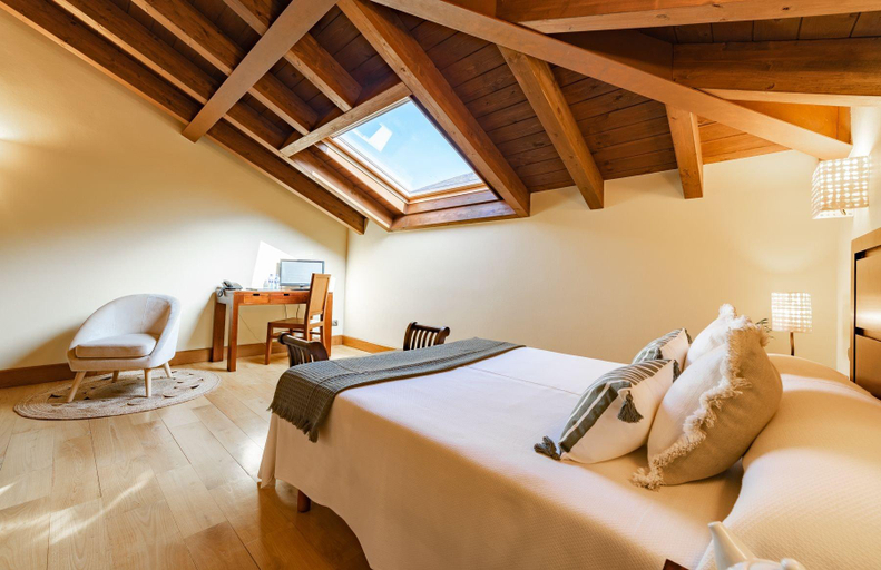 Bedroom 2, El Pandal, Asturias