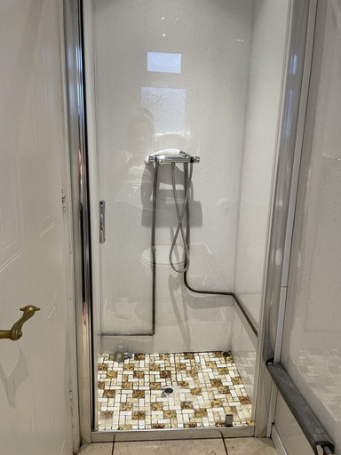 Bathroom 4, Renovated 4-bed Home, Sleeps 9 With Parking & Spa, Blackpool