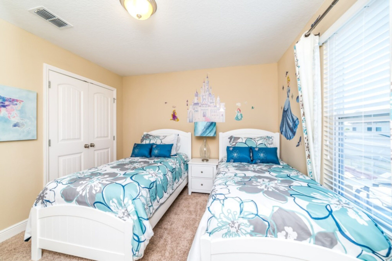Bedroom 3, Solterra - IHR 4066, Polk