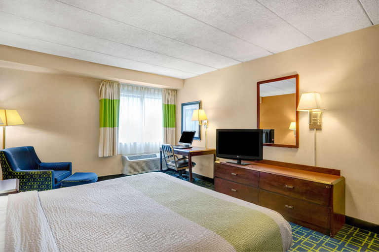 Bedroom 5, Fairfield Inn Milford, New Haven
