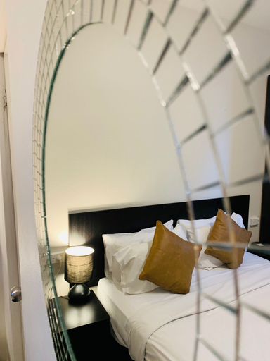 Bedroom 2, Greenwich Inn Sydney Hotel, Sydney