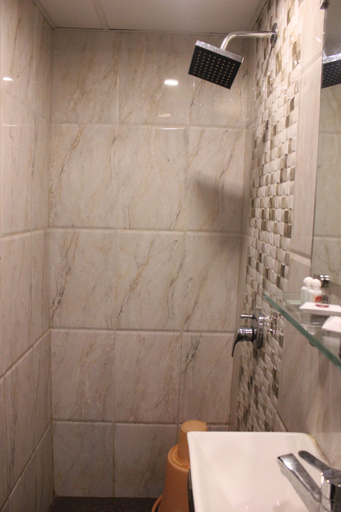 Bathroom 4, Hotel Fortune, Mumbai City