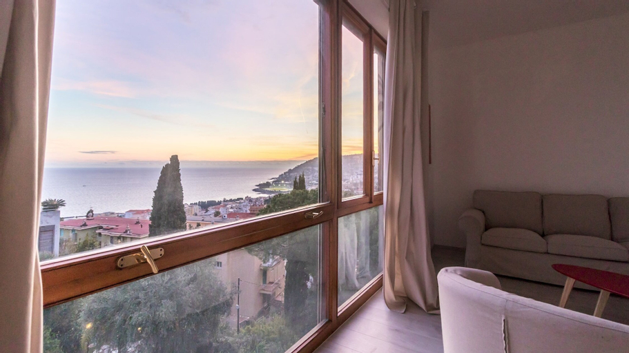 Italianway - Carducci 89, Imperia