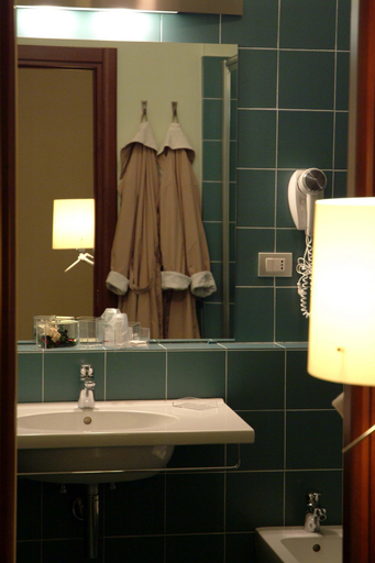 Bathroom 4, Hotel Orvieto, Terni