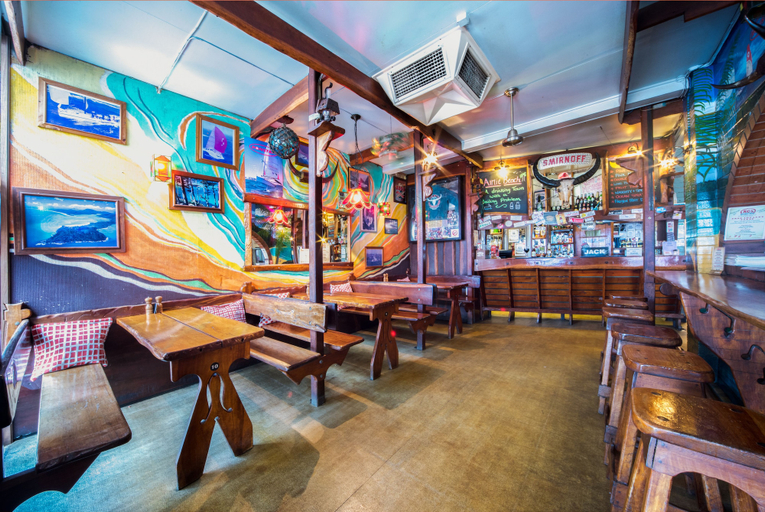 Food & Drinks, Airlie Court Units, Whitsunday