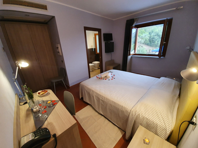 Bedroom 2, Resort San Nicola, Palermo
