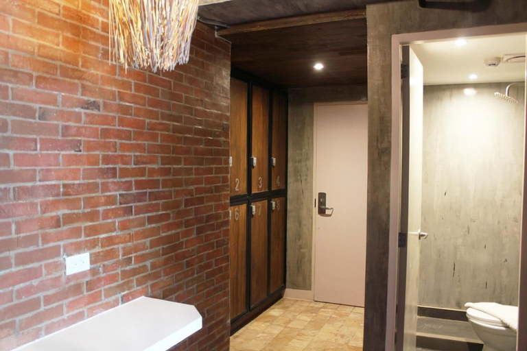 Bathroom 4, Connector Hostel, Makati City