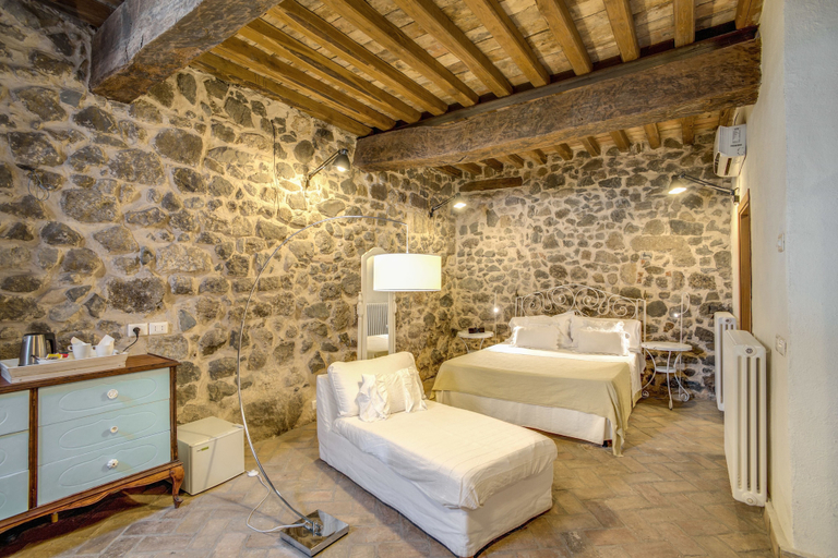 Bedroom 3, Borgo Vistalago, Rome