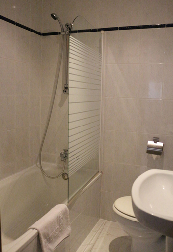 Bathroom 3, Hostal San Isidro, Madrid