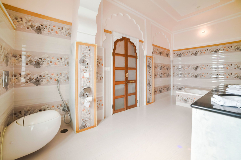 Bathroom 3, Hotel Saba Haveli, Jaipur