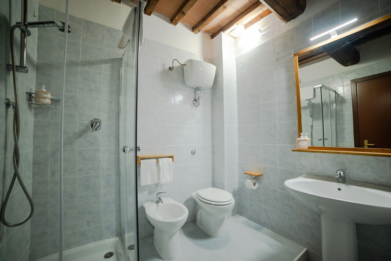 Bathroom 3, Casale Rancaglia, Perugia