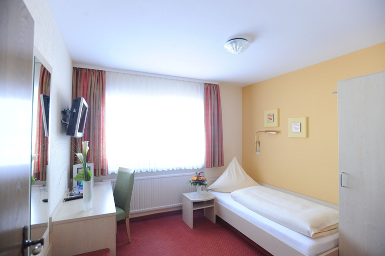Bedroom 4, Hotel Reischenau, Augsburg
