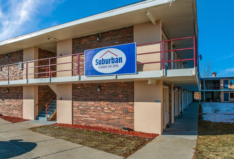 Exterior & Views 2, Suburban Studios Neenah-Appleton, Winnebago