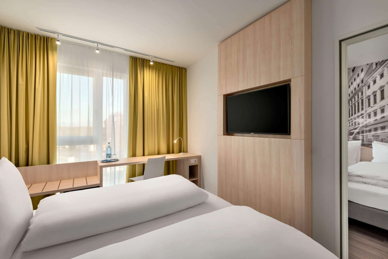 Bedroom 4, Super 8 by Wyndham Augsburg, Augsburg