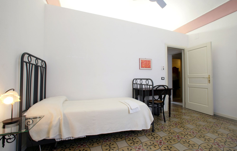 Bedroom 2, Novecento, Trapani
