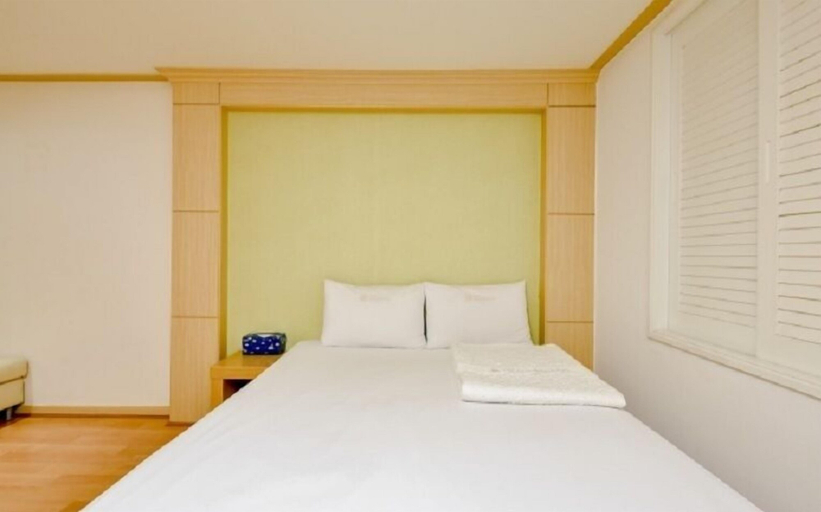 Bedroom 2, Orange Hotel, Haeundae