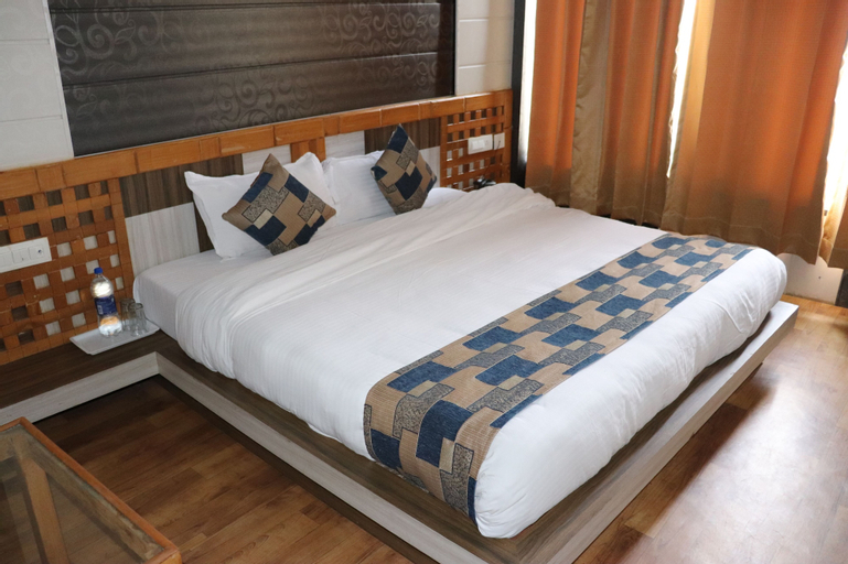 Bedroom 3, The Sleeping Beauty Hotel, Chamoli