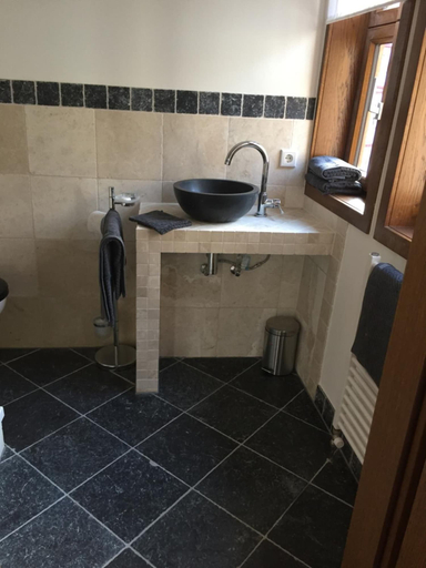 Bathroom 5, McMüller's Kemenate Fulda, Fulda