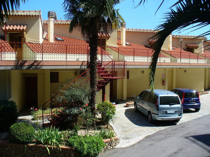 Exterior & Views 2, Residence Green Park, Imperia