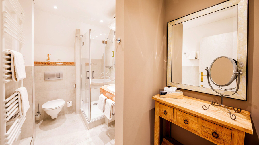 Bathroom 4, Romantischer Winkel RoLigio & Wellness Resort, Osterode am Harz