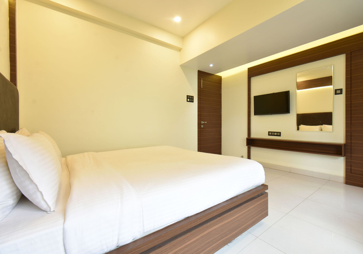 Bedroom 2, Hotel Kohinoor Plaza, Aurangabad