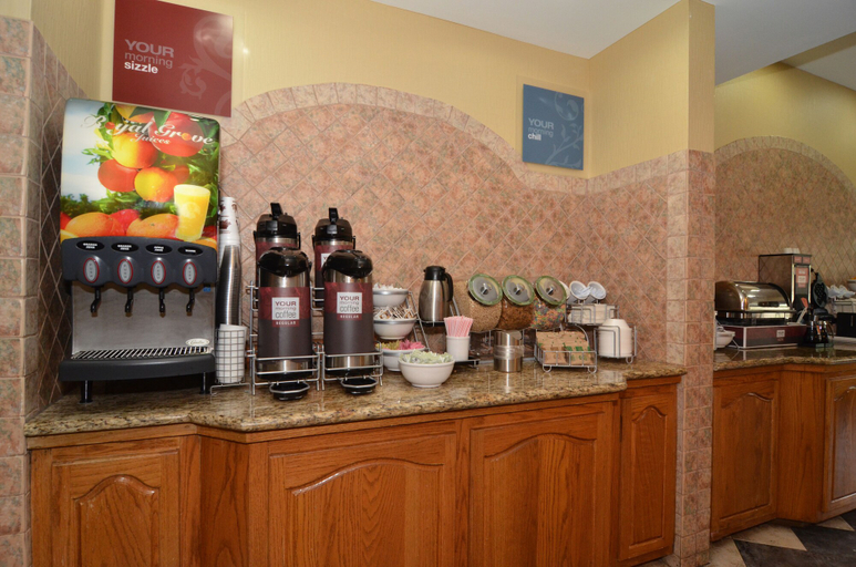 Food & Drinks 5, Comfort Inn & Suites Burnet, Burnet