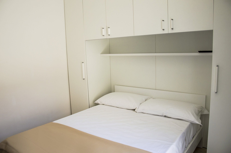 Bedroom 2, Sunrise Guest House, Latina