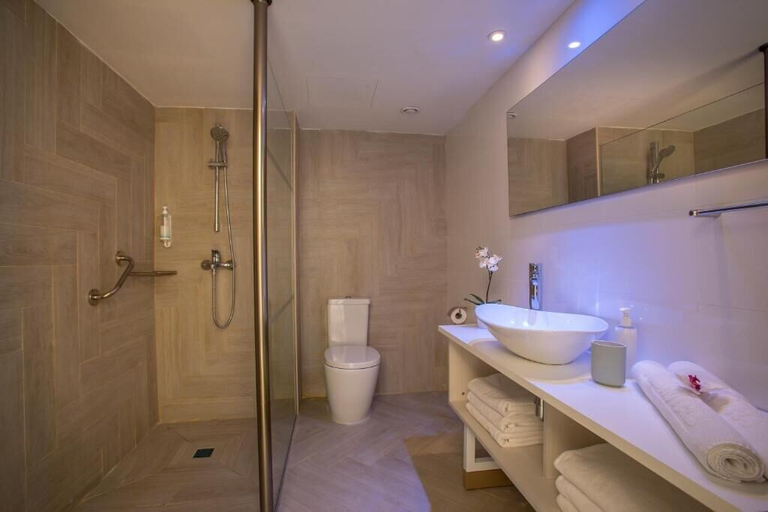 Bathroom 4, Infinity Blu - Designed for Adults