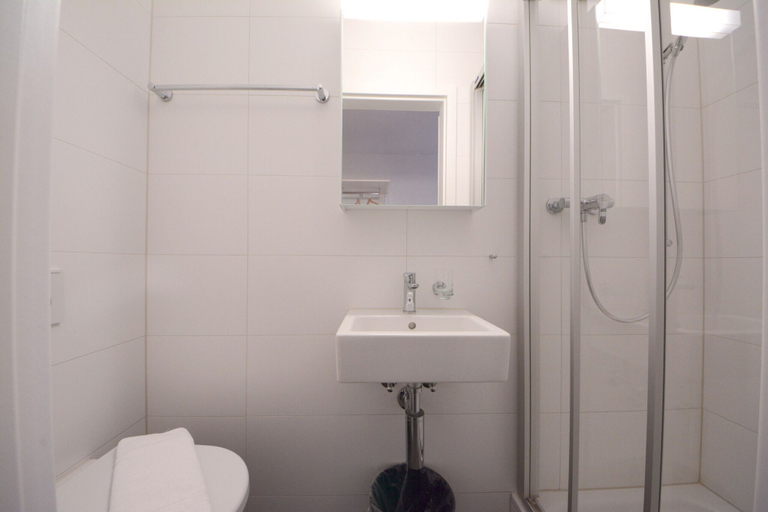 Bathroom, Hitrental Station Apartments, Luzern