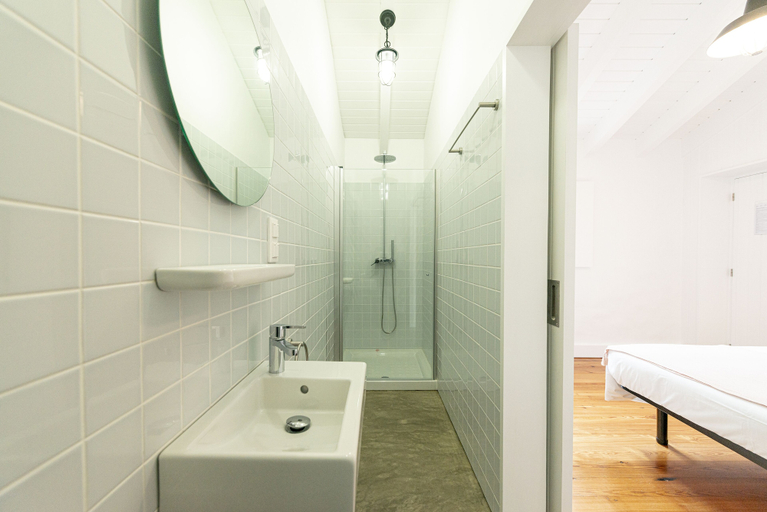 Bathroom 4, Engenho Hostel, Lajes do Pico