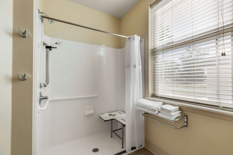 Bathroom 4, Best Western Pioneer, Niobrara