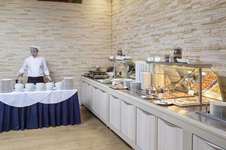 Food & Drinks 4, New Peterhof Hotel, Sankt-Peterburg gorsovet